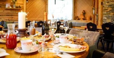 Lodge Hotel & Markt Alm: Genie&szlig;er-Fr&uuml;hst&uuml;ck