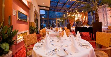 Schlosshotel: Candle-Light-Dinner f&uuml;r ZWEI