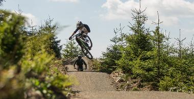 1 Tag Downhill Bike