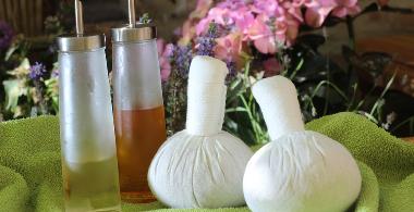 Kr&auml;uterstempel-Massage  45 Minuten