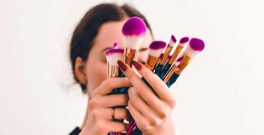 Farbberatung und Make-up-Schulung
